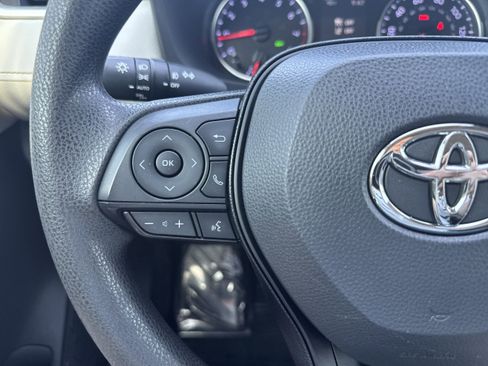 Used 2019 Toyota RAV4 XLE image 17