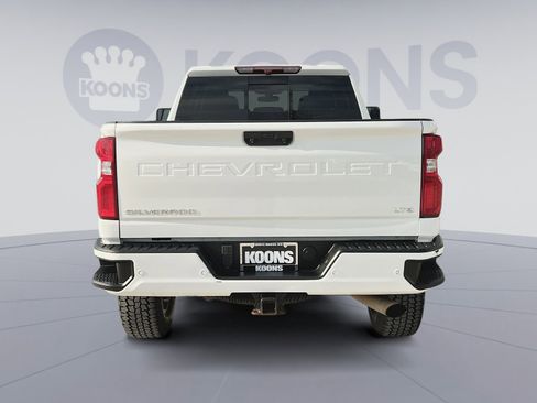 Used 2021 Chevrolet Silverado 2500 LTZ w/ Z71 Chrome Sport Edition image 5