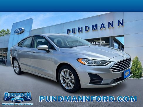 Used 2020 Ford Fusion SE FWD image 1