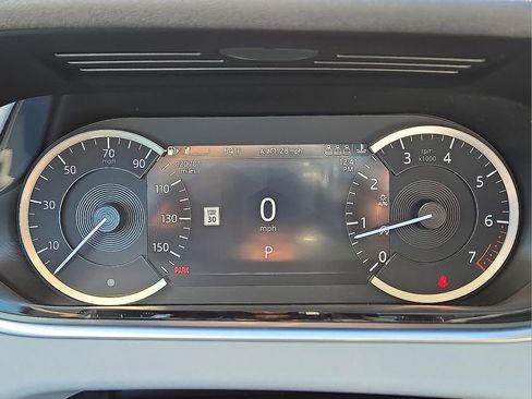 Used 2023 Land Rover Range Rover Evoque SE image 24