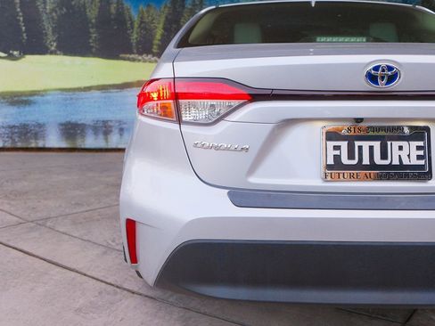 Used 2023 Toyota Corolla LE image 36