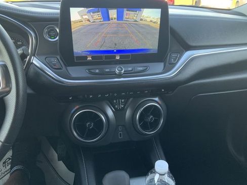 Used 2025 Chevrolet Blazer LT image 23