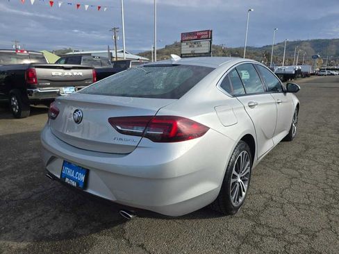 Used 2019 Buick Regal Preferred image 5