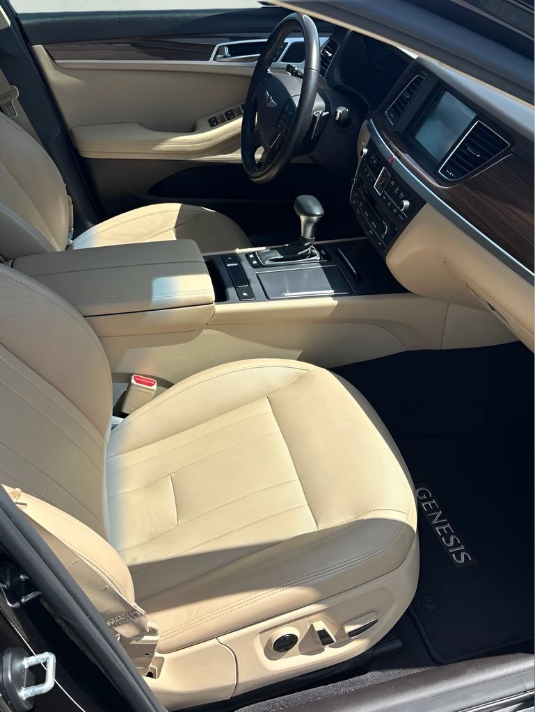 Used 2018 Genesis G80 3.8 RWD image 19