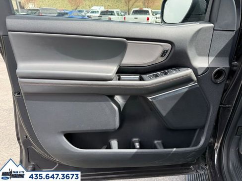 Used 2025 Ford Expedition Max Active AWD/4WD image 12
