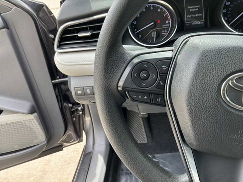 Used 2019 Toyota Camry LE image 20