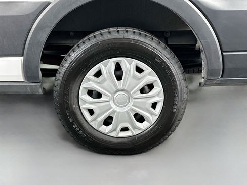 Used 2025 Ford Transit 350 XLT RWD image 29