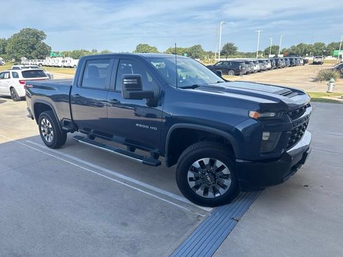 Used 2022 Chevrolet Silverado 2500 Custom w/ Custom Convenience Package AWD/4WD image 4