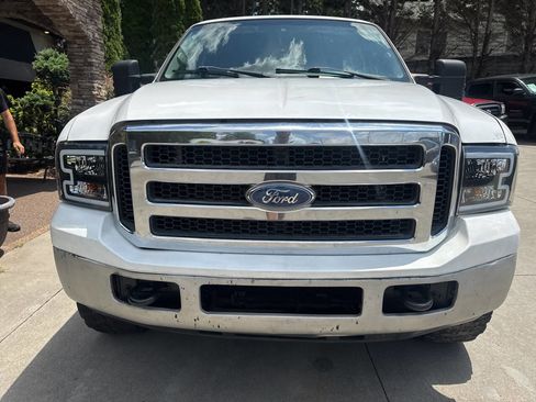 Used 2005 Ford F350 XLT image 9