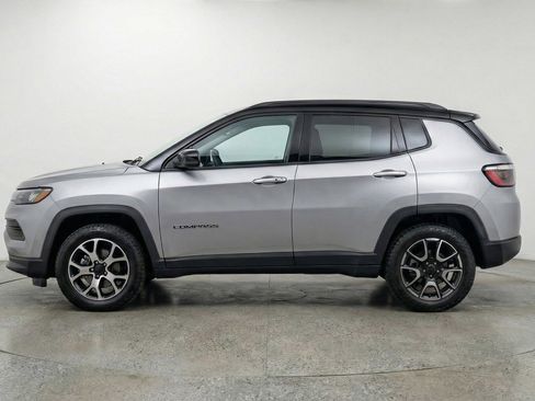 Used 2025 Jeep Compass Trailhawk AWD/4WD image 4