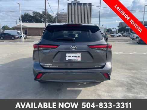 Used 2023 Toyota Highlander Limited FWD image 4