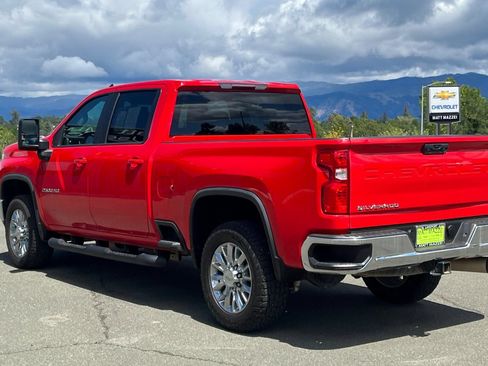 Used 2021 Chevrolet Silverado 2500 LT w/ Convenience Package AWD/4WD image 3