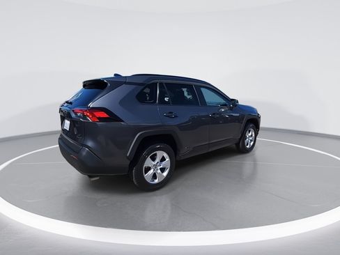 Used 2021 Toyota RAV4 LE AWD/4WD image 8