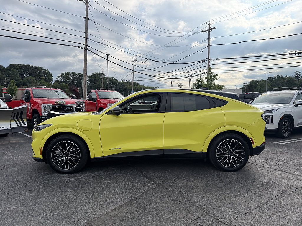 Certified 2025 Ford Mustang Mach-E Premium AWD/4WD image 4