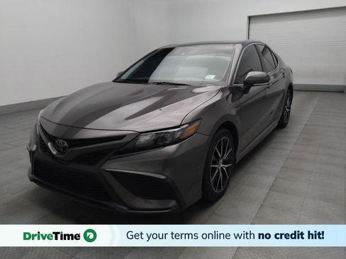 Used 2022 Toyota Camry SE image 1