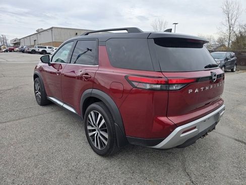 Used 2022 Nissan Pathfinder Platinum image 5