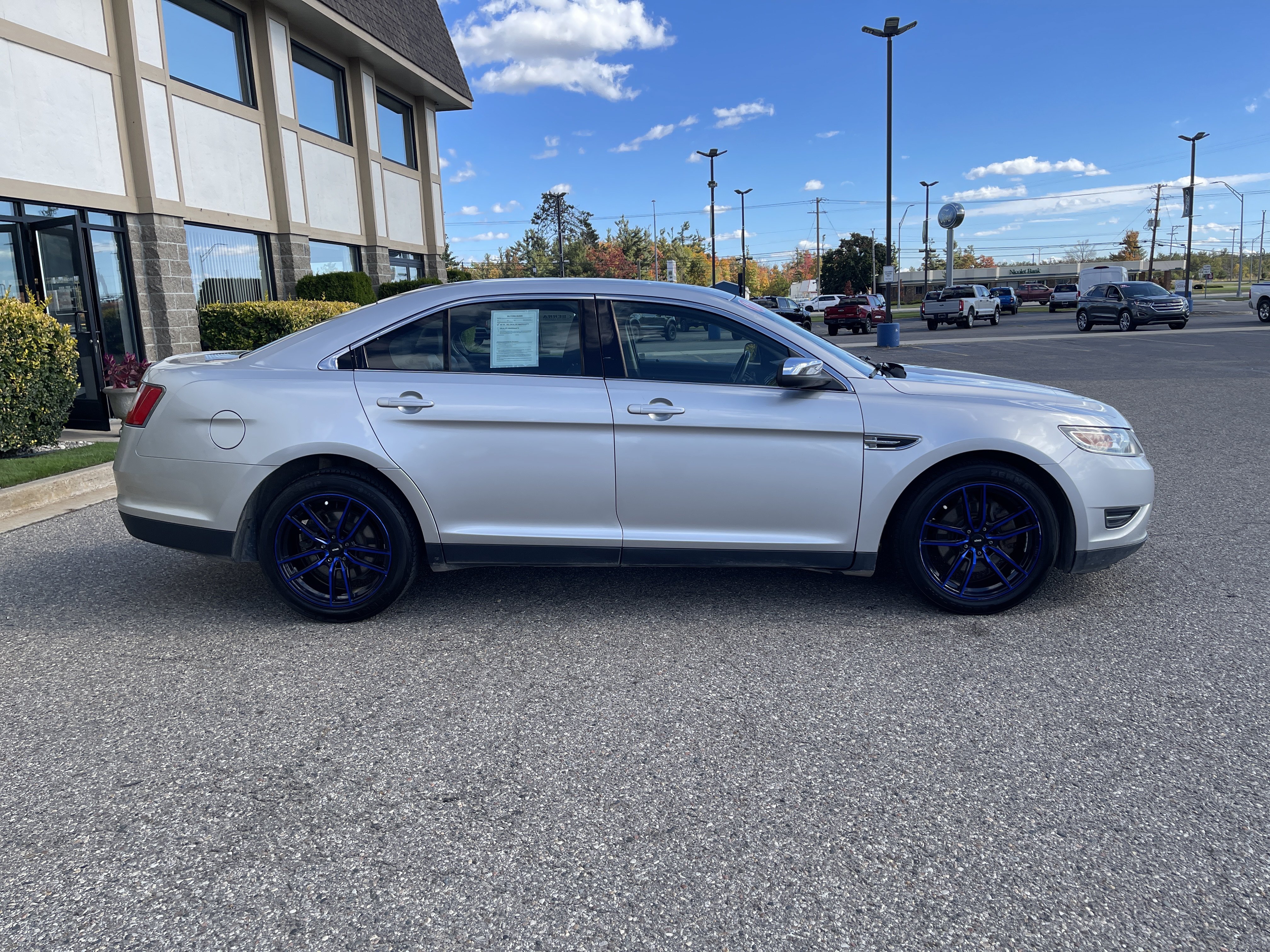 Used 2011 Ford Taurus Limited w/ 303A Rapid Spec Order Code AWD/4WD image 3
