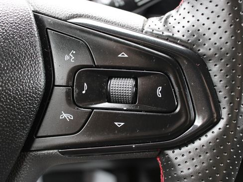 Used 2025 Chevrolet Trax RS w/ Sunroof Package image 30