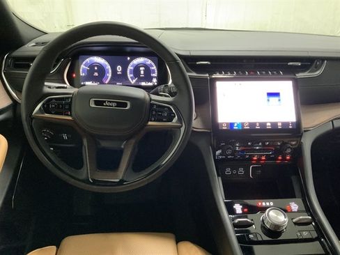 Used 2024 Jeep Grand Cherokee L Summit w/ High Altitude Package AWD/4WD image 22