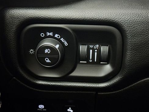 Used 2019 RAM 1500 Sport w/ Level 2 Equipment Group image 8