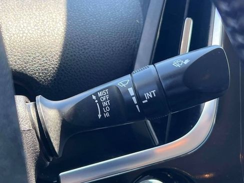 Used 2022 Toyota Prius Prime XLE FWD image 29
