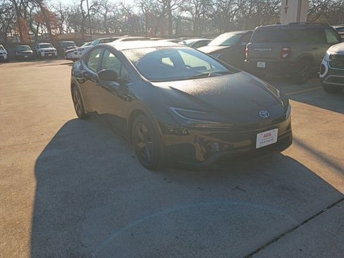 Used 2024 Toyota Prius LE image 6