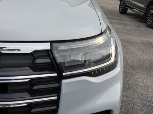 New 2026 Ford Explorer Active RWD image 10