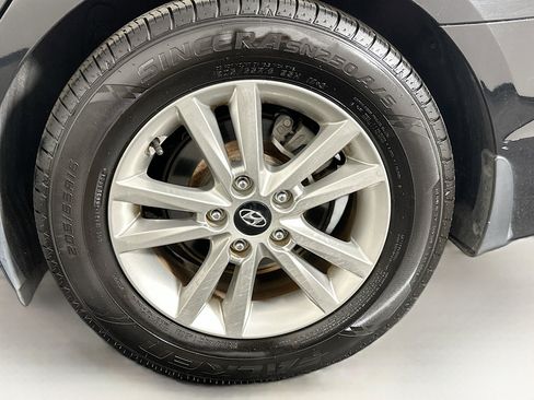 Used 2015 Hyundai Sonata SE image 11