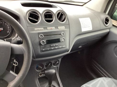 Used 2013 Ford Transit Connect XLT image 4
