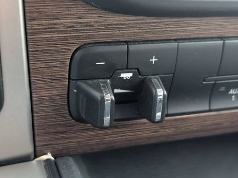 Used 2018 RAM 3500 Laramie AWD/4WD image 22