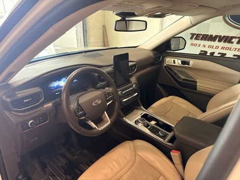 Used 2020 Ford Explorer Platinum w/ Premium Technology Package AWD/4WD image 12
