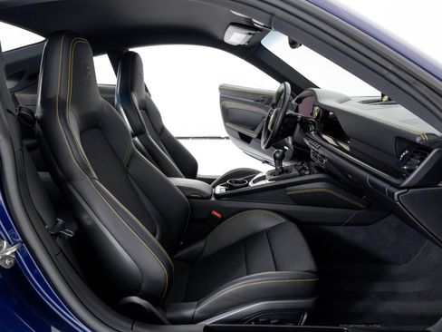 Used 2022 Porsche 911 GT3 image 34