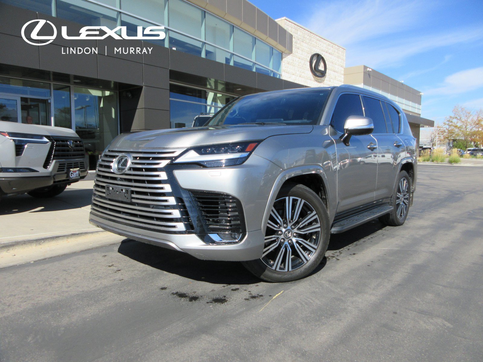 Used 2023 Lexus LX 600 4WD w/ Luxury Package image 1