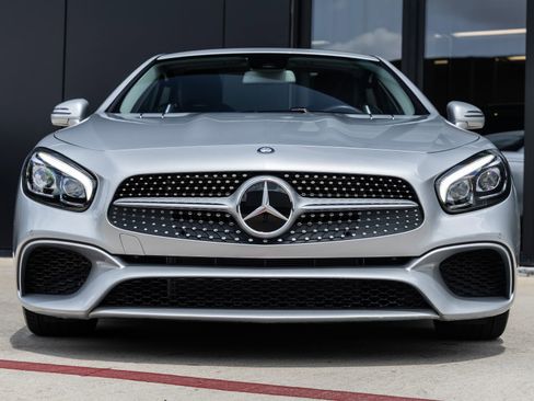 Used 2017 Mercedes-Benz SL 450 image 4