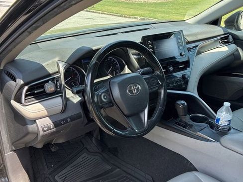 Used 2021 Toyota Camry SE FWD image 11