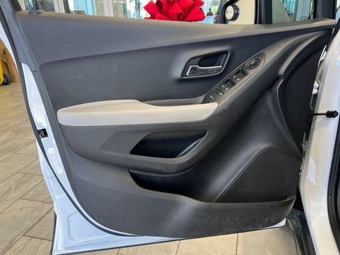 Used 2020 Chevrolet Trax LS w/ Tint and Cruise Package FWD image 32