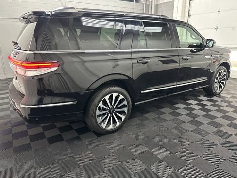 Used 2023 Lincoln Navigator L Reserve image 10