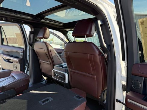 Used 2024 Ford Expedition Max Limited AWD/4WD image 23