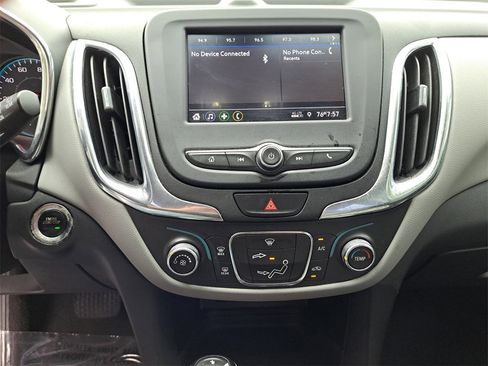 Used 2021 Chevrolet Equinox LS image 19