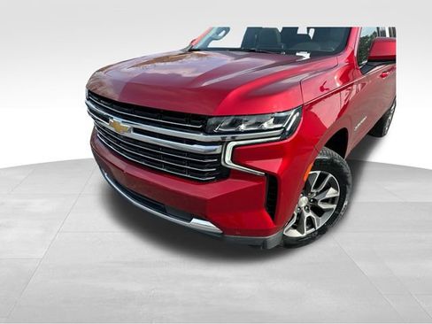 Used 2021 Chevrolet Suburban LT w/ LT Signature Package image 9
