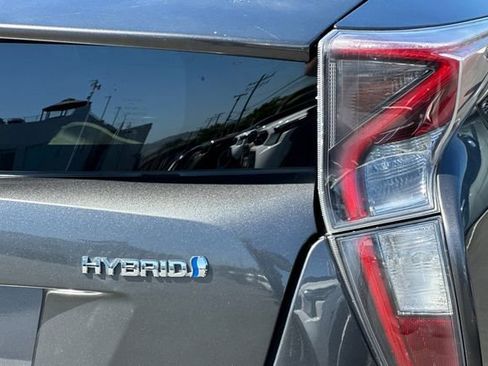 Used 2016 Toyota Prius Three FWD image 30