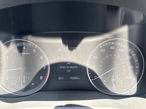 Used 2017 Hyundai Elantra Limited FWD image 5