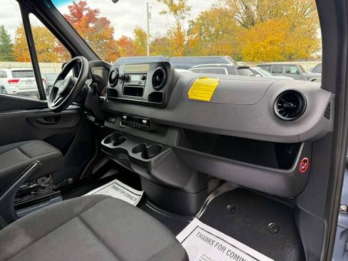 Used 2019 Mercedes-Benz Sprinter 144 image 32