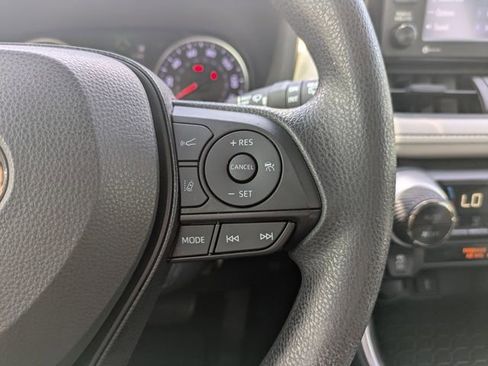 Used 2020 Toyota RAV4 XLE w/ Convenience Package FWD image 28