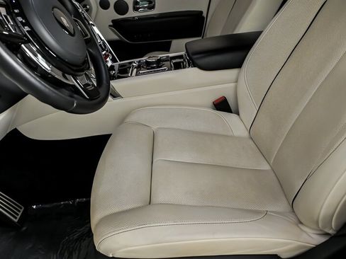 Used 2021 Rolls-Royce Cullinan AWD/4WD image 21