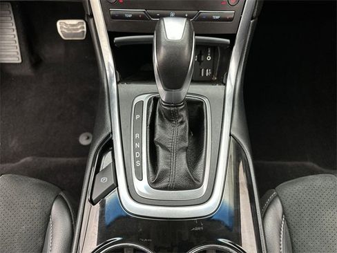 Used 2015 Ford Edge Sport image 19