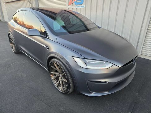 Used 2022 Tesla Model X Plaid image 12