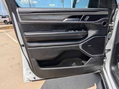 Used 2024 Jeep Wagoneer L Series II RWD image 19