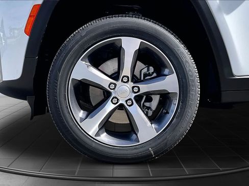 New 2026 Jeep Grand Cherokee L Limited AWD/4WD image 8