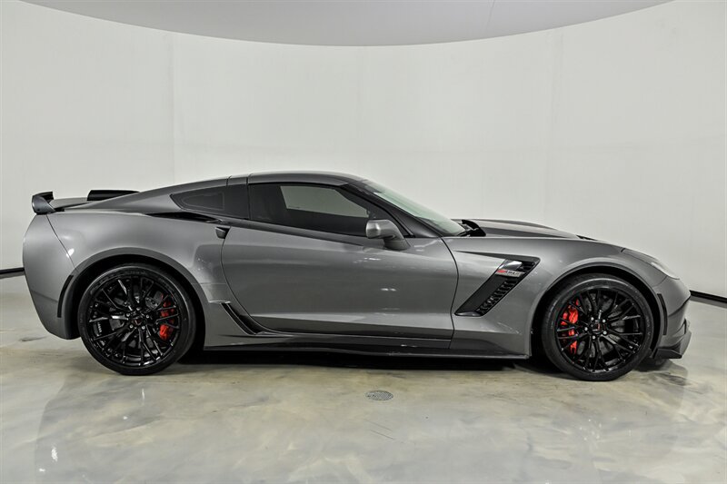 Used 2016 Chevrolet Corvette Z06 w/ 3LZ Preferred Equipment Group RWD image 10